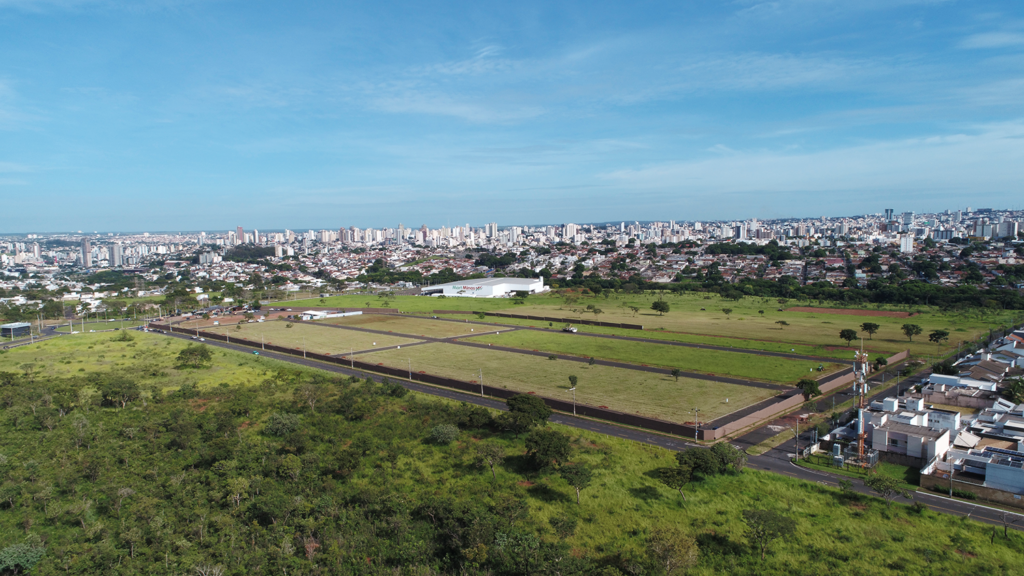 Vista aérea do Loteamento Fechado Vila Real Exclusive, em Uberlândia (MG).